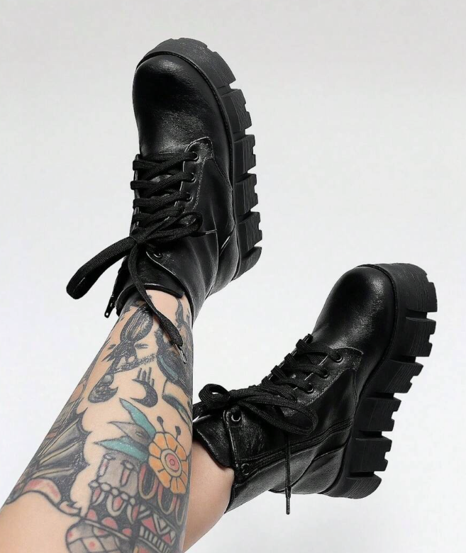 Woman's Leather Boots