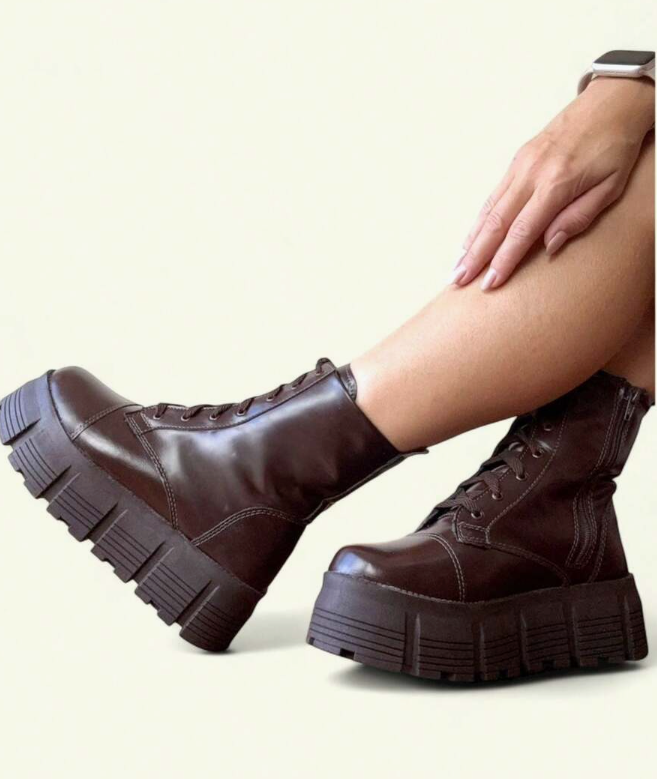 Woman's Leather Boots